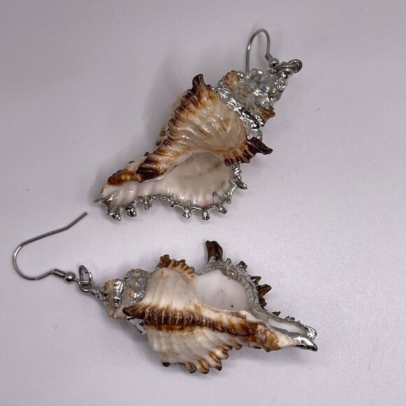 Natural Shell Dangle boho chic Earrings Detailing & Hook Closure - Picture 4 of 5